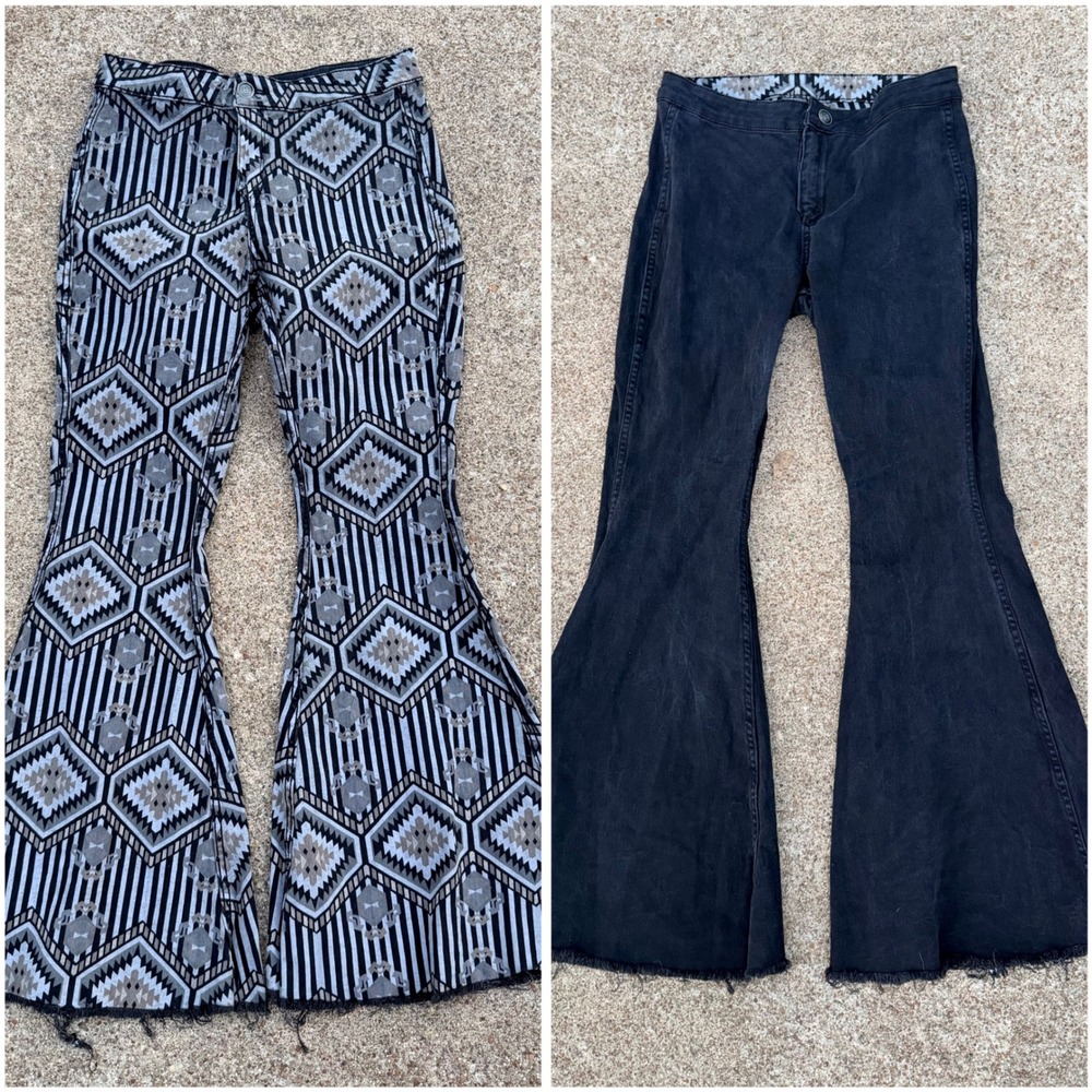 Rock and Roll‎ Cowgirl Reversible Aztec Geometric Bell Bottom Flare Jeans